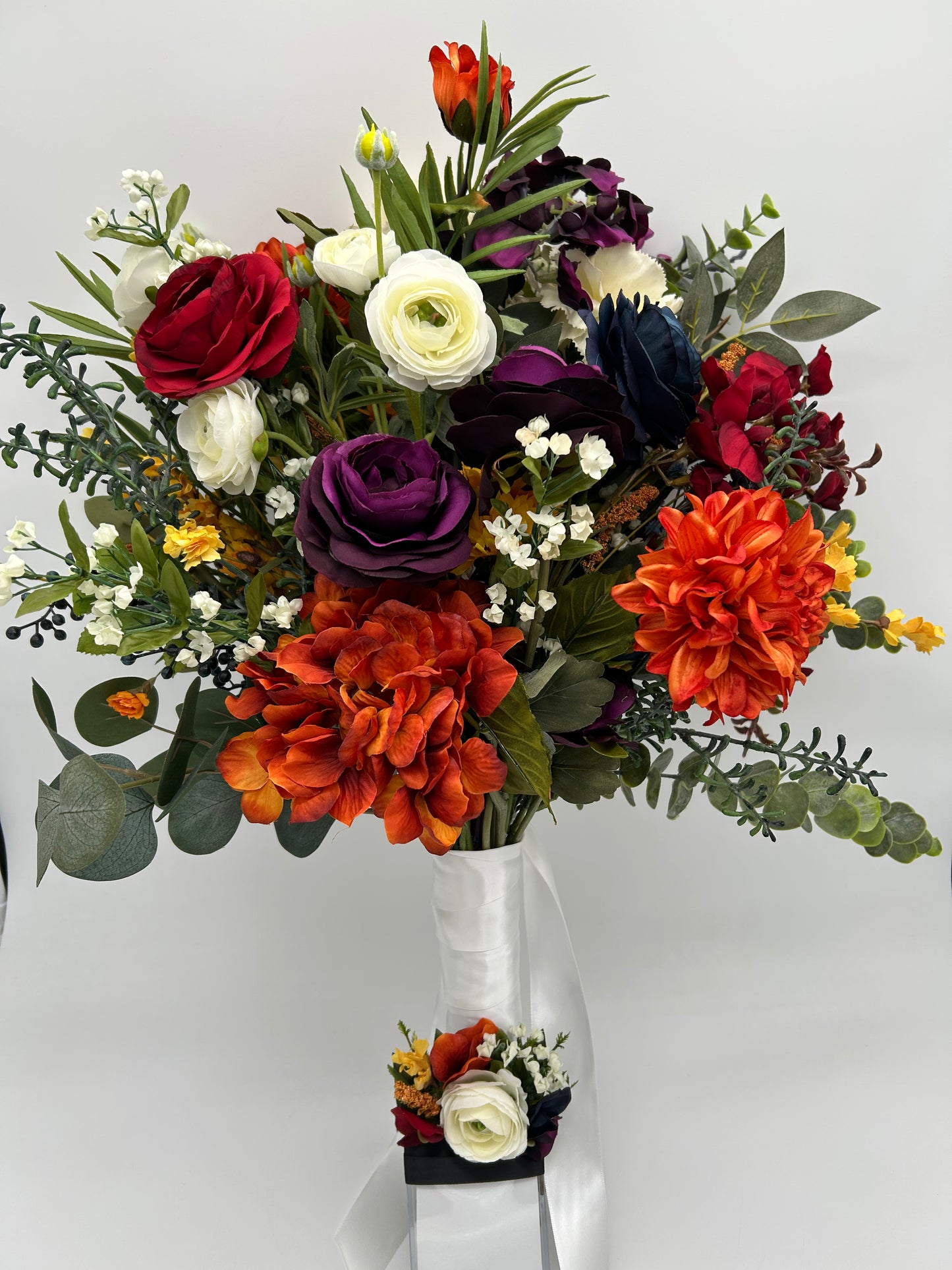 Bride Bouquet and Groom Boutonniere